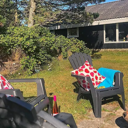 4 Star Holiday Home In Blavand *
